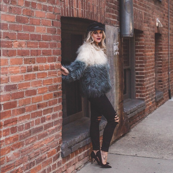 Meet your Posher, Ashley - Picture 3 of 5